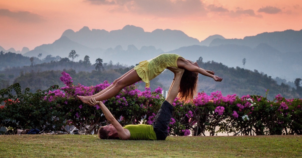 Acro yoga